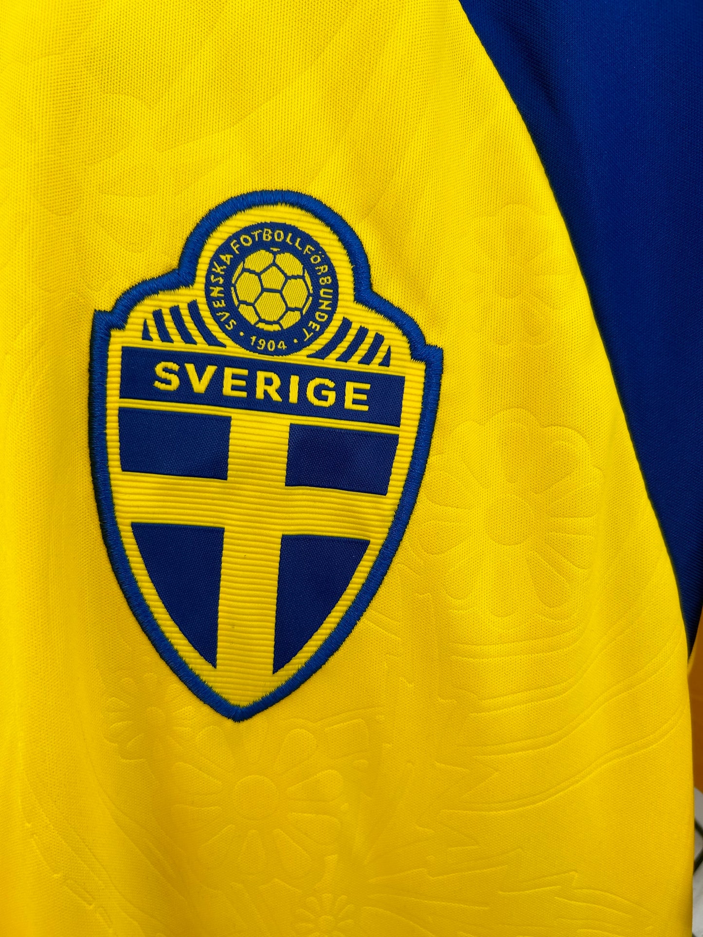 Camiseta Suecia 2025/2026 Local – Amarilla Oficial