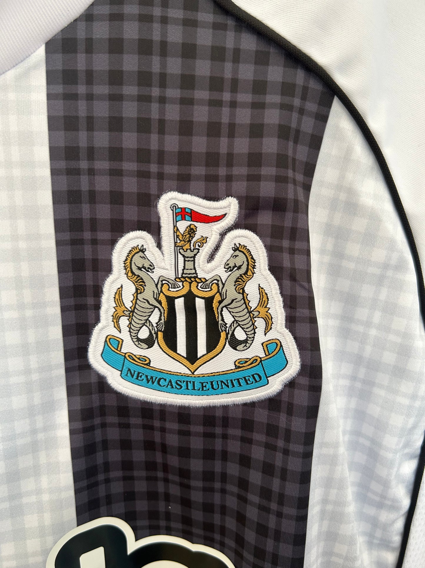 NEWCASTLE UNITED 25/26 – CAMISETA LOCAL