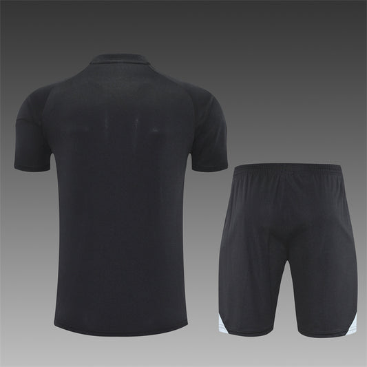 Real Madrid 25/26 Visitante – Elegancia Negra con Energía Moderna