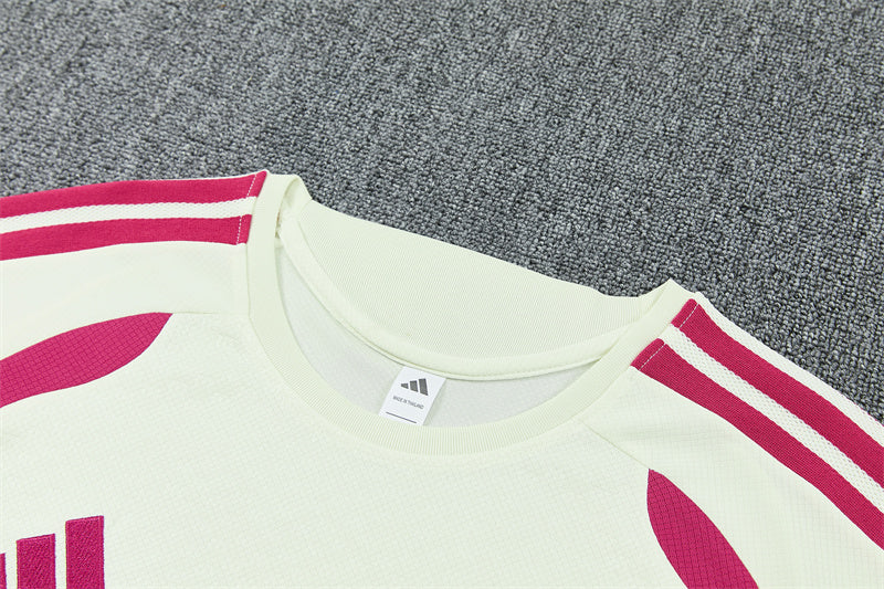Conjunto Real Madrid Entrenamiento Blanco y Rosa 26/27