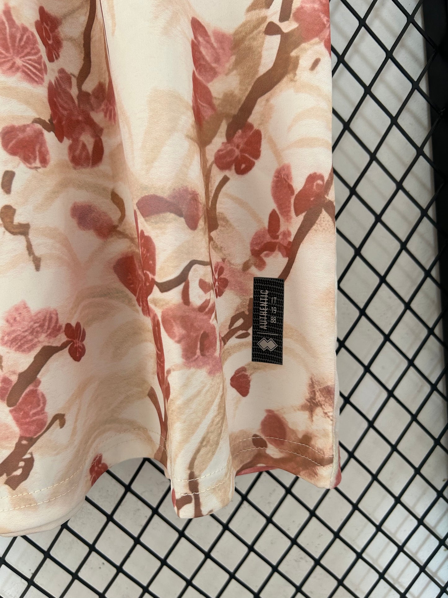 Camiseta Especial Diseño Floral y Caballo – Edición Premium