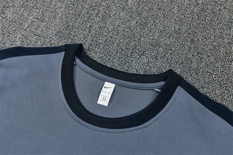 Conjunto Inglaterra 2026/2027 – Gris Entrenamiento
