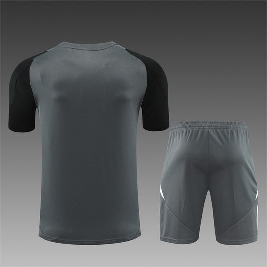 Conjunto Manchester United 24/25 – Edición Especial Grey Edition