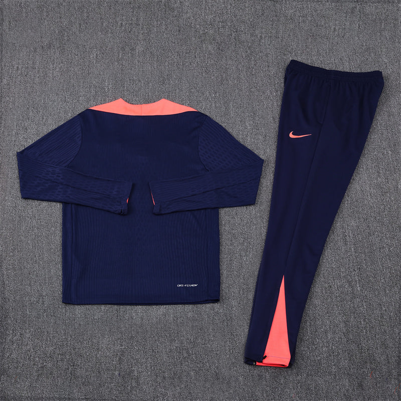 Chándal FC Barcelona - Elegancia Azul y Coral