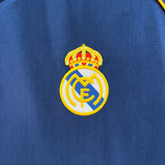 Camiseta Retro Real Madrid 1999/2000 – Segunda Equipación “Champions Glory”