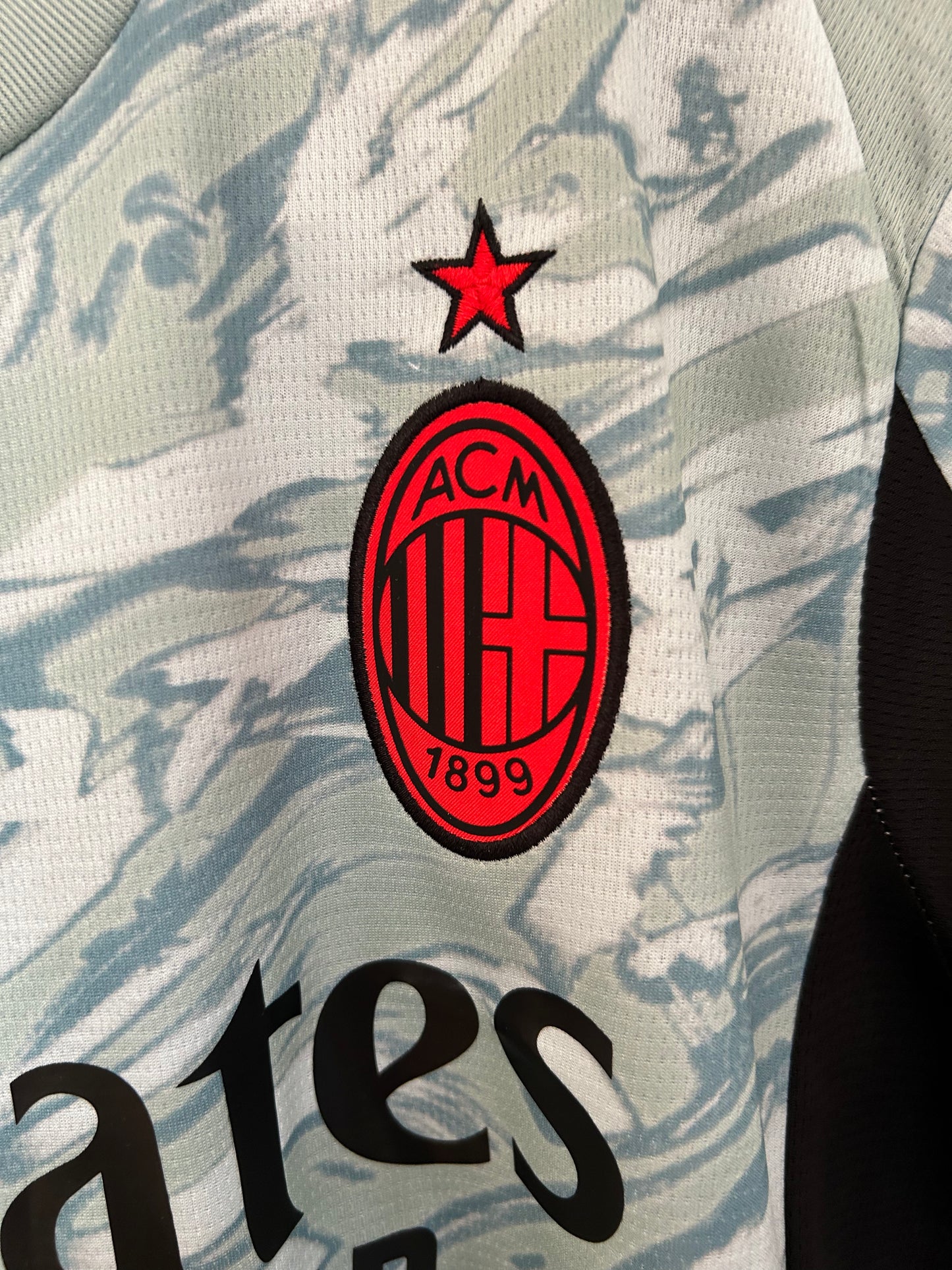 AC MILAN 2025 – CAMISETA ALTERNATIVA