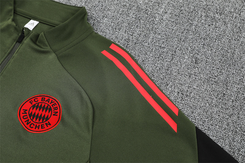 FC BAYERN MÜNCHEN – TRAINING KIT VERDE 2025/26