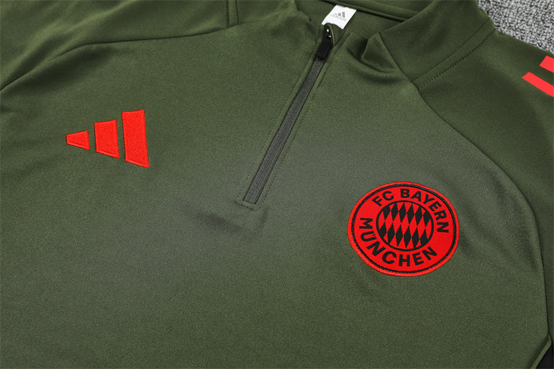 FC BAYERN MÜNCHEN – TRAINING KIT VERDE 2025/26