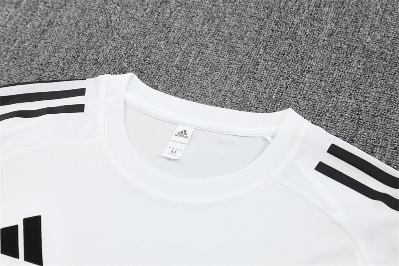 Real Madrid 25/26 Local – Tradición Blanca con Toques Modernos