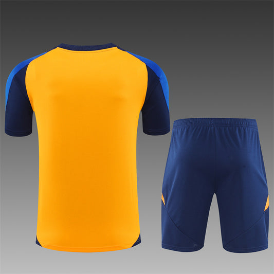 Conjunto Juventus 24/25 – Edición Especial Gold & Navy
