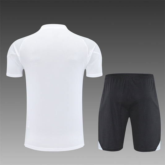 Real Madrid 25/26 Local – Tradición Blanca con Toques Modernos