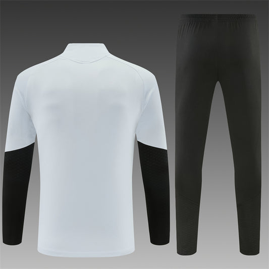 Chándal Liverpool Blanco y Negro 2026/27 – Adidas – Conjunto de Entrenamiento