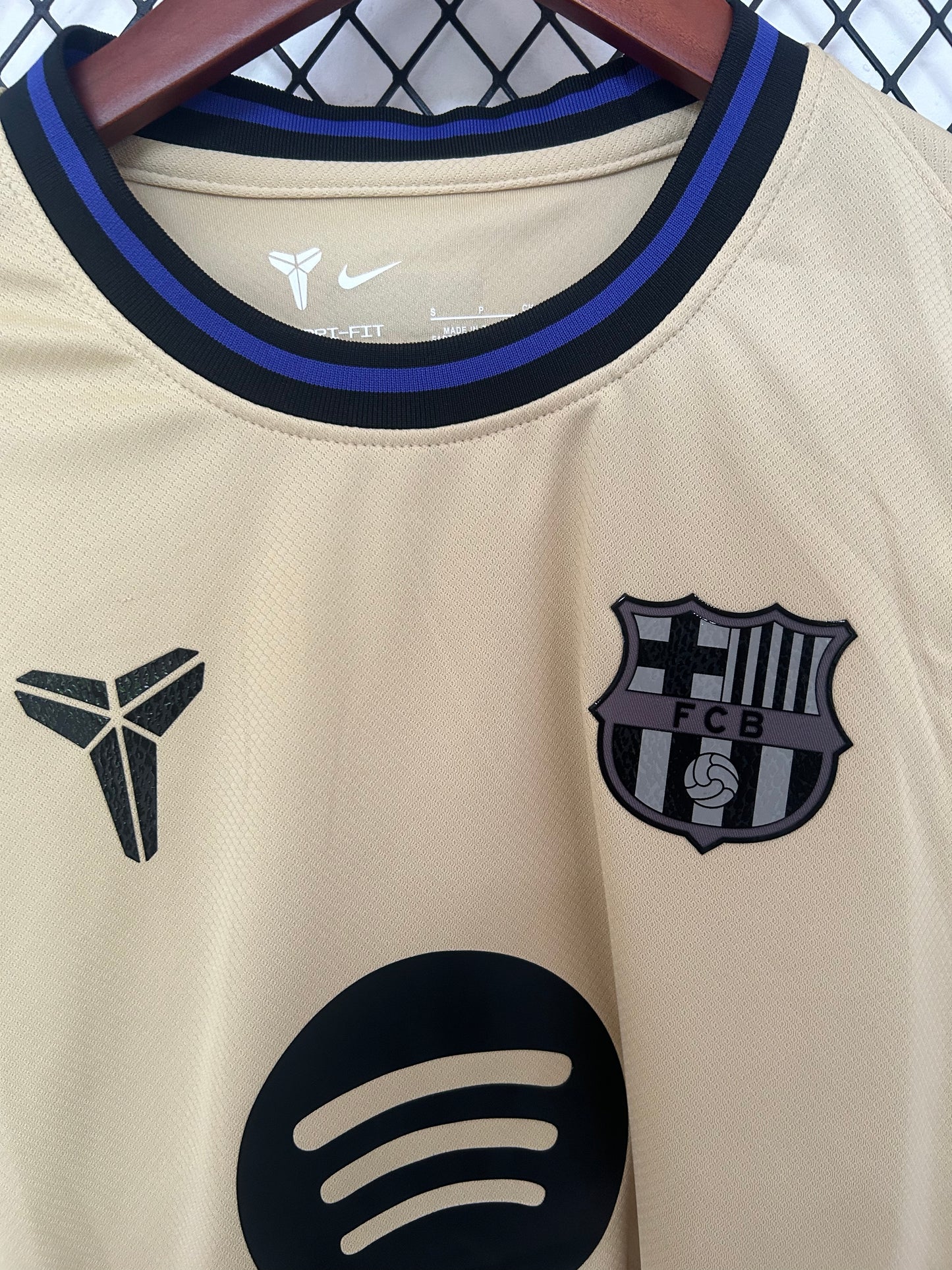 FC BARCELONA 25/26 – CAMISETA VISITANTE