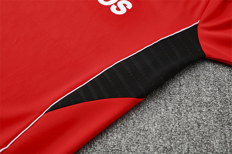MANCHESTER UNITED – CONJUNTO DE ENTRENAMIENTO 2025/26