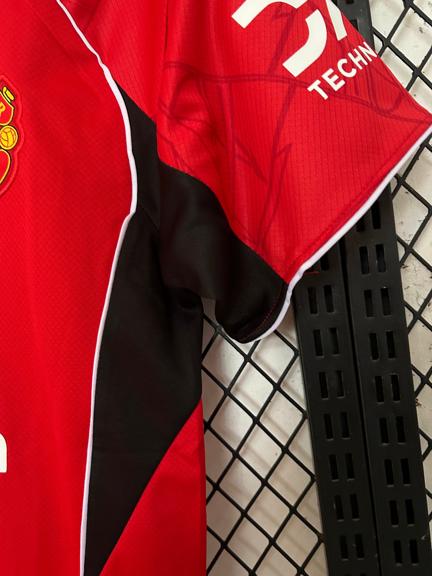 MANCHESTER UNITED 2025 – CAMISETA LOCAL