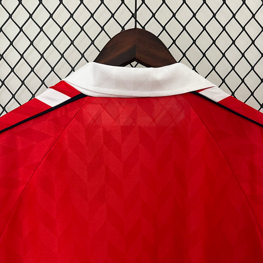 Camiseta Retro Dinamarca 1986 – Segunda Equipación (Versión Roja)