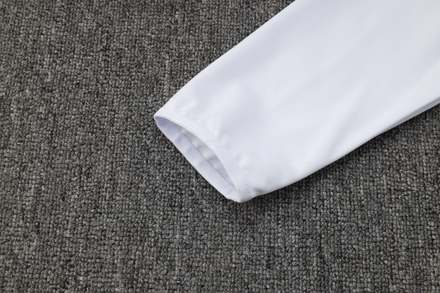 Chándal Real Madrid Blanco y Negro 2025/2026