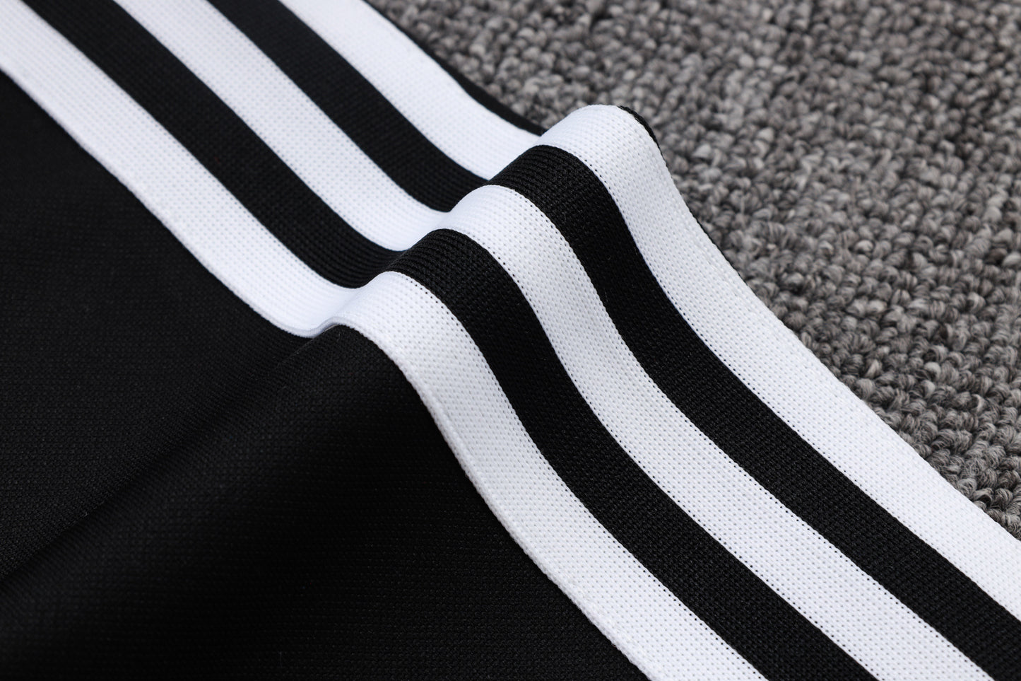 Chándal Alemania Retro 2025 – Negro Clásico Adidas Originals