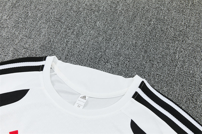 Conjunto Liverpool Entrenamiento Blanco 26/27