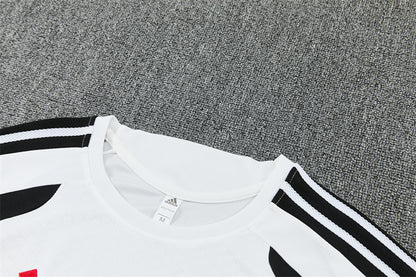 Conjunto Liverpool Entrenamiento Blanco 26/27