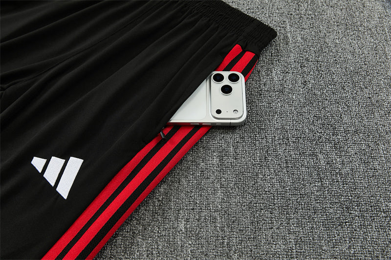 Chándal Manchester United Rojo y Negro 2026/27 – Adidas – Conjunto de Entrenamiento