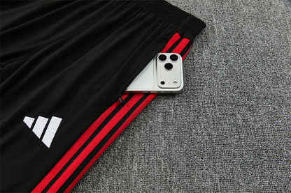 Chándal Manchester United Rojo y Negro 2026/27 – Adidas – Conjunto de Entrenamiento