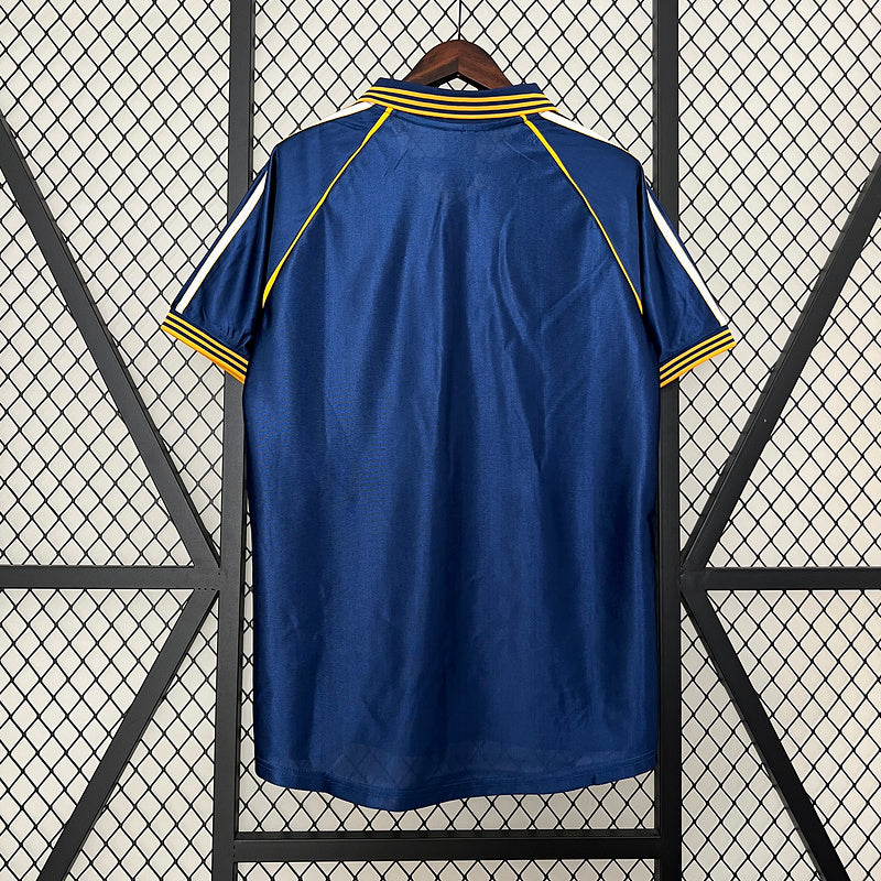Camiseta Retro Real Madrid 1999/2000 – Segunda Equipación “Champions Glory”