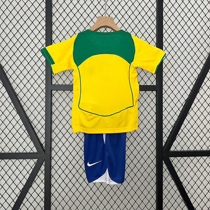 Conjunto Brasil Kids Nike – Home Amarillo (2006)