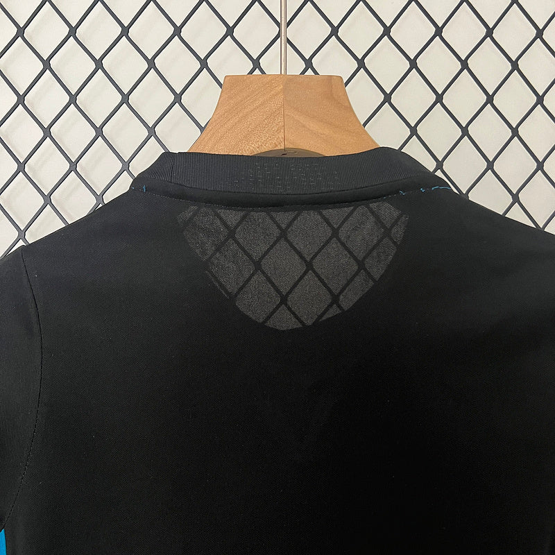 Conjunto Infantil Real Madrid Tercera Equipación – Fly Emirates (Temporada 2017/18)