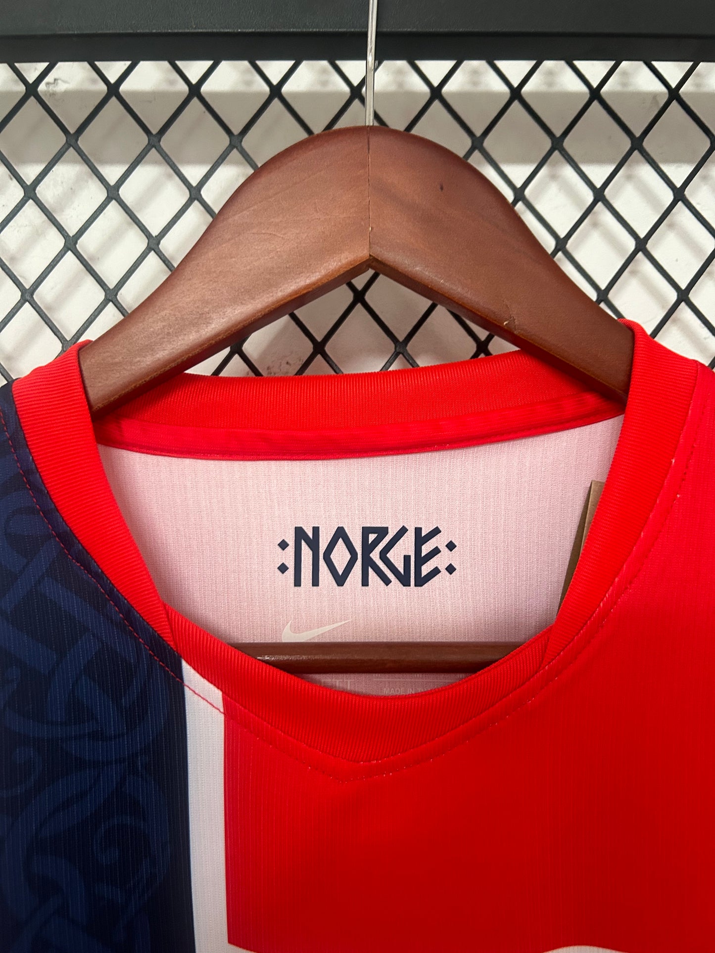 Camiseta Noruega 2025/2026 Local – Roja con cruz nórdica