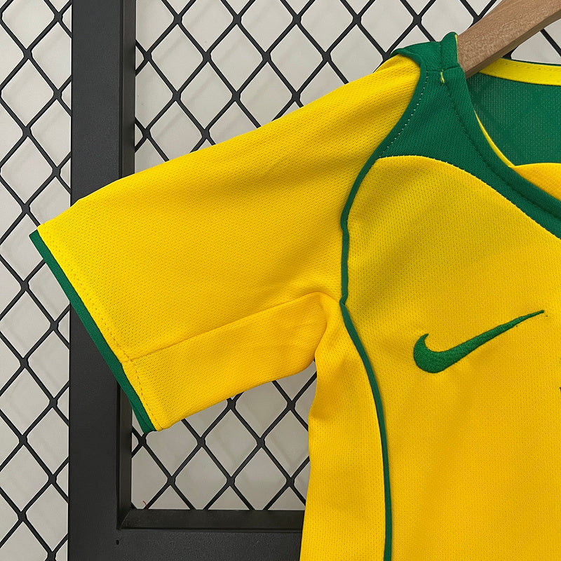 Conjunto Brasil Kids Nike – Home Amarillo (2006)