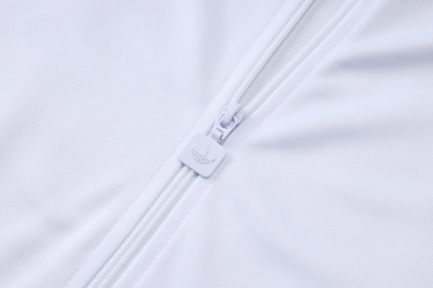 Chándal Real Madrid Retro Blanco y Morado 2025/2026