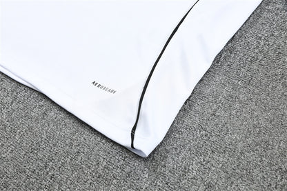 Chándal Real Madrid x Marvel Temporada 2025/2026 – Edición Especial Blanco y Negro