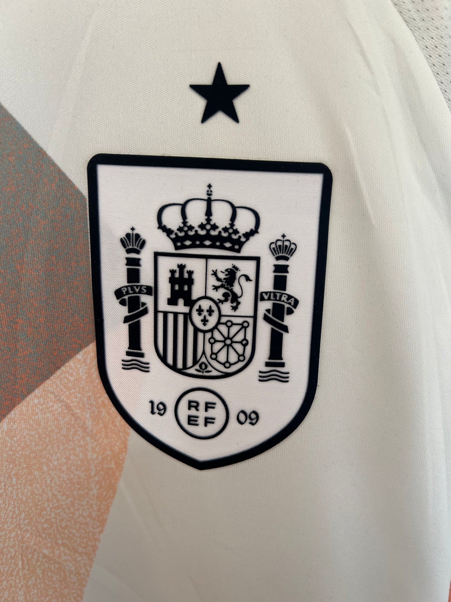 ESPAÑA 2025 – CAMISETA ALTERNATIVA
