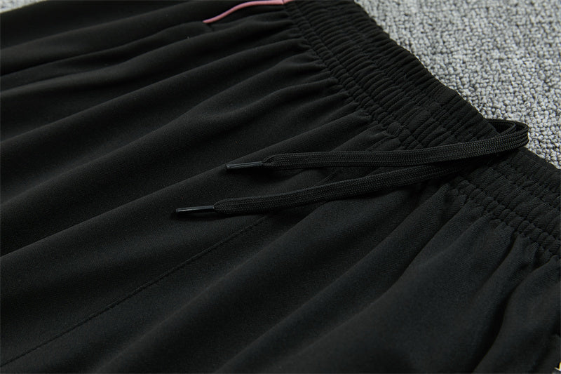 Chándal Real Madrid 2025/2026 – Entrenamiento Color Vino con Detalles Negros