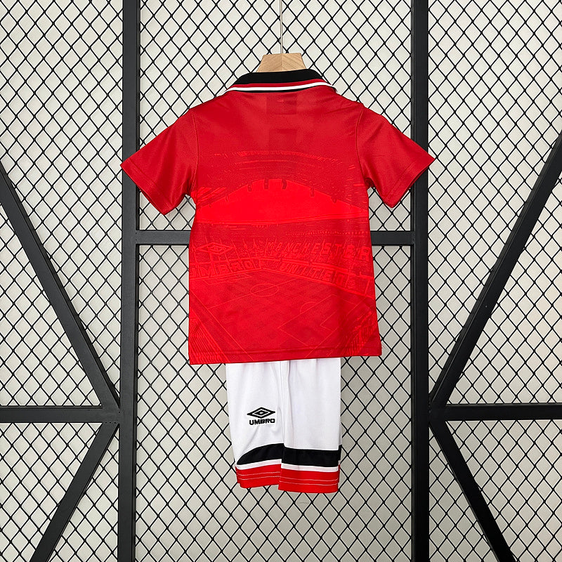 Conjunto Manchester United Kids Umbro – Sharp (1998-1999)