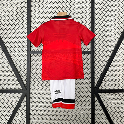 Conjunto Manchester United Kids Umbro – Sharp (1998-1999)
