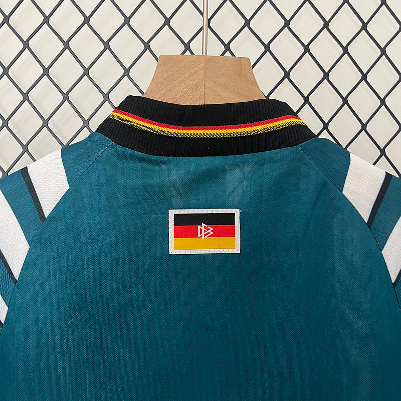 Conjunto Infantil Alemania Retro 1990s – Verde Visitante Adidas