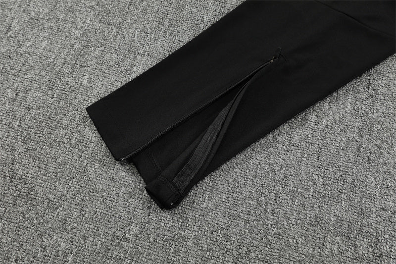 Liverpool 25/26 – chándal de entrenamiento blanco con detalles en rojo