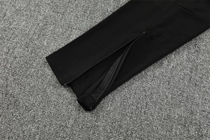 Liverpool 25/26 – chándal de entrenamiento blanco con detalles en rojo