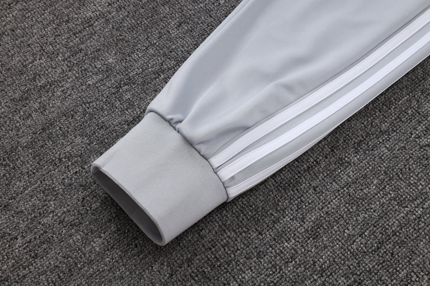 Chándal Real Madrid 2025/2026 – Blanco Perla Adidas