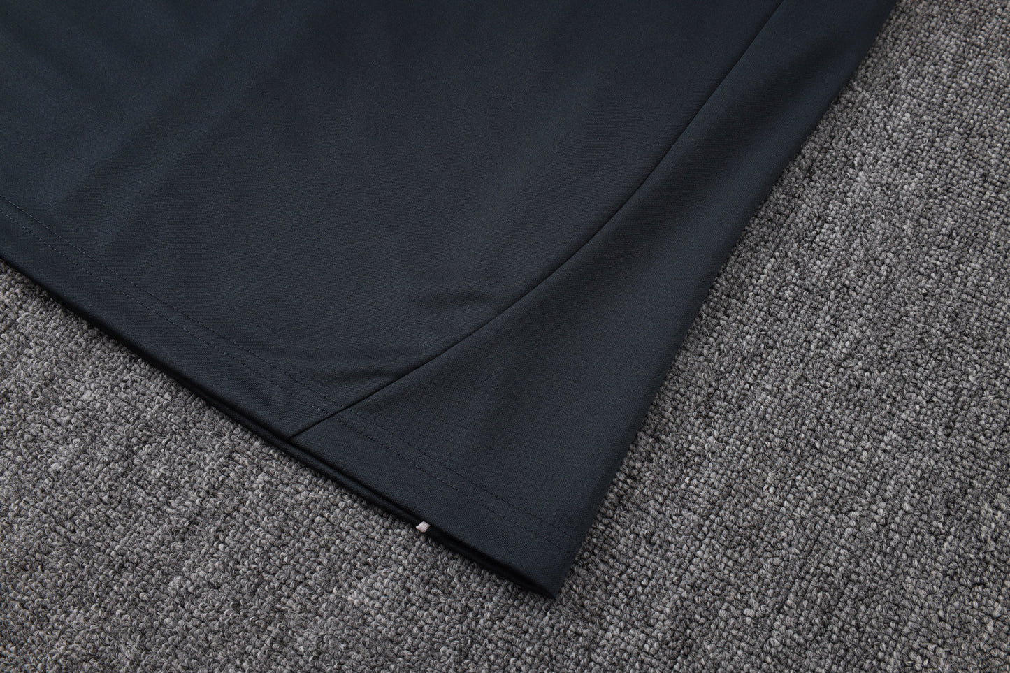 Chándal Real Madrid 2025/2026 – Elegancia Merengue