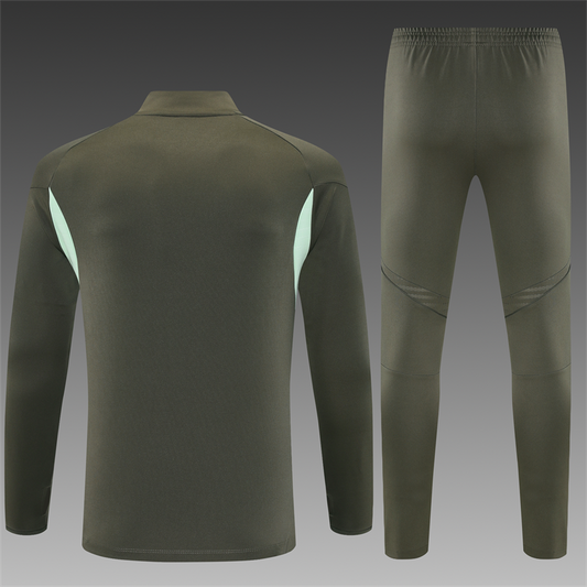 REAL MADRID – KIT DE ENTRENAMIENTO OSCURO 2025/26