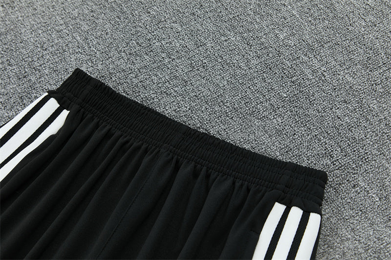 Chándal Alemania 2025/2026 – Conjunto de Entrenamiento Negro con Detalles Tricolor