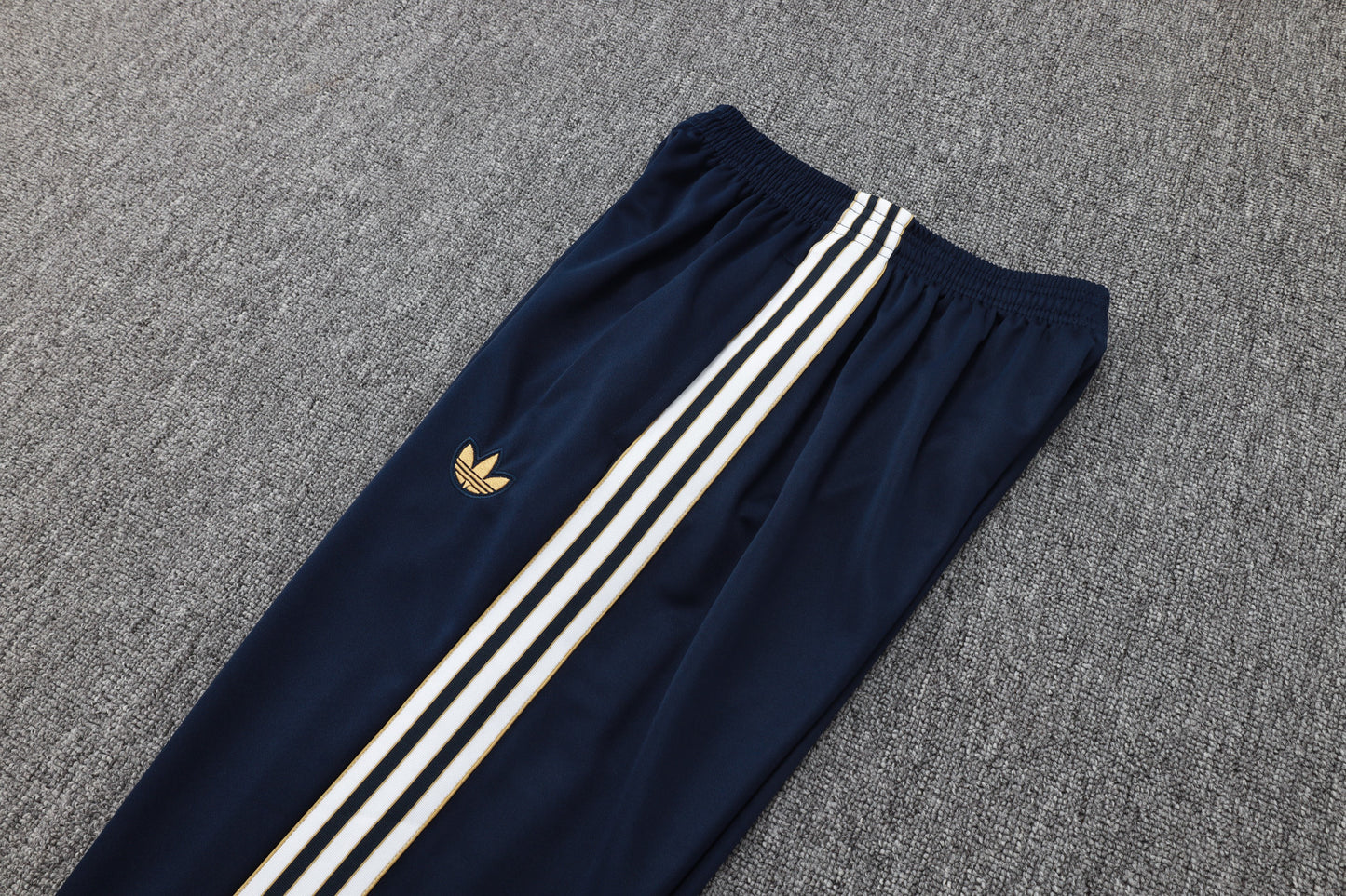 Chándal Juventus Retro Azul Marino Dorado 2025/2026