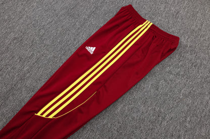 Chándal Arsenal FC 2025/2026 – Rojo Vinotinto con Detalles Amarillos