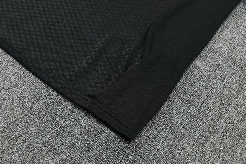 Conjunto Liverpool FC Entrenamiento Negro – Camiseta + Pantalón Corto