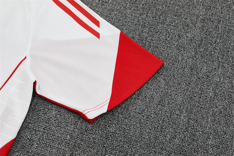 Ajax 25/26 – Blanco con detalles rojo y negro