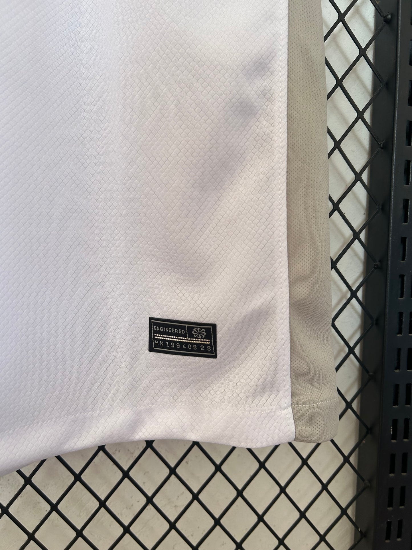 CAMISETA TOTTENHAM HOTSPUR 25/26 – “WHITE PRIDE”