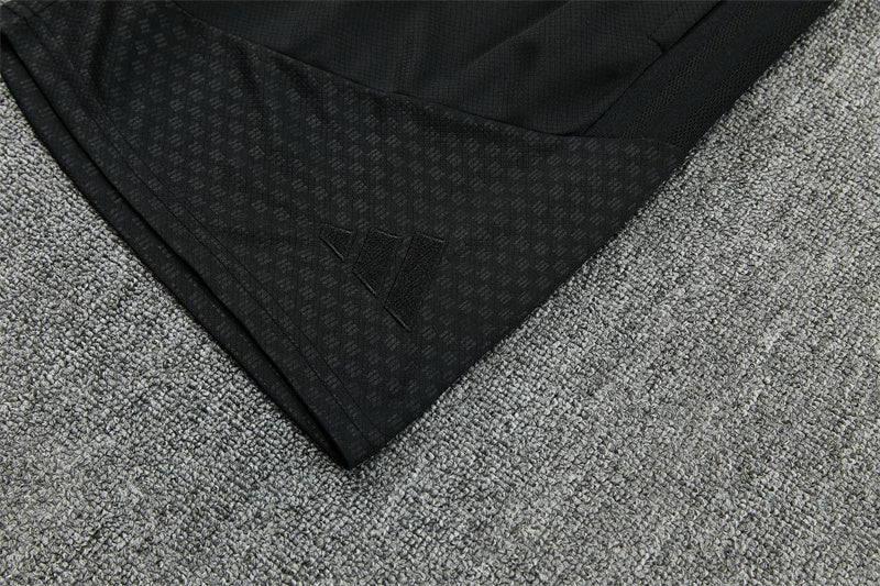 Conjunto Liverpool FC Entrenamiento Negro – Camiseta + Pantalón Corto